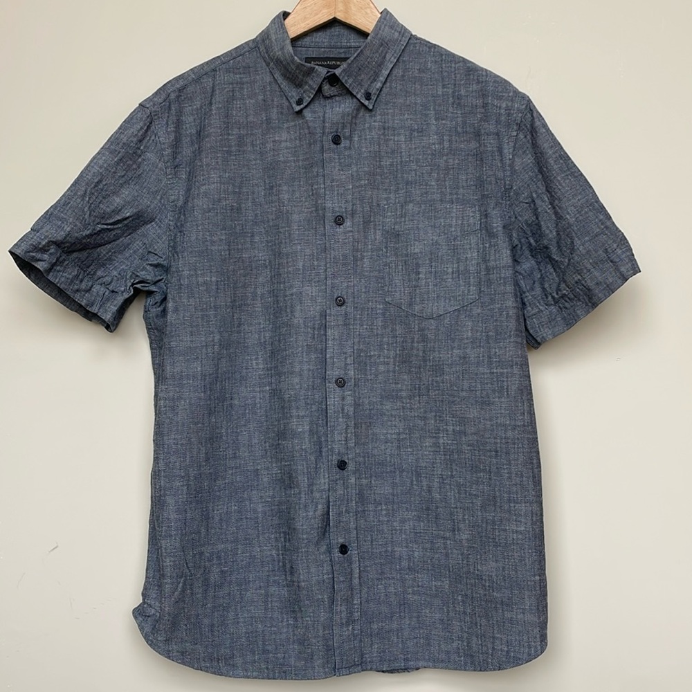 Banana Republic Chambray Short Sleeve Shirt